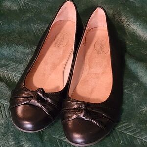 Black Women's Flats